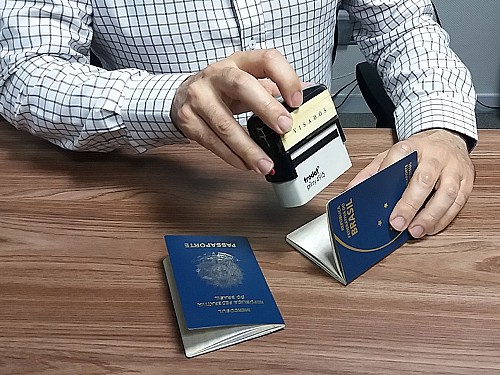 Visto e Passaporte: Aprenda a tirar passaporte e escolher o visto certo para o seu intercâmbio.